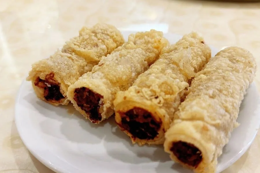 Deep Fried Vietnamese Spring Rolls / 越式炸春卷 at Dragon Emperor – Saskatoon Chinese Restaurant