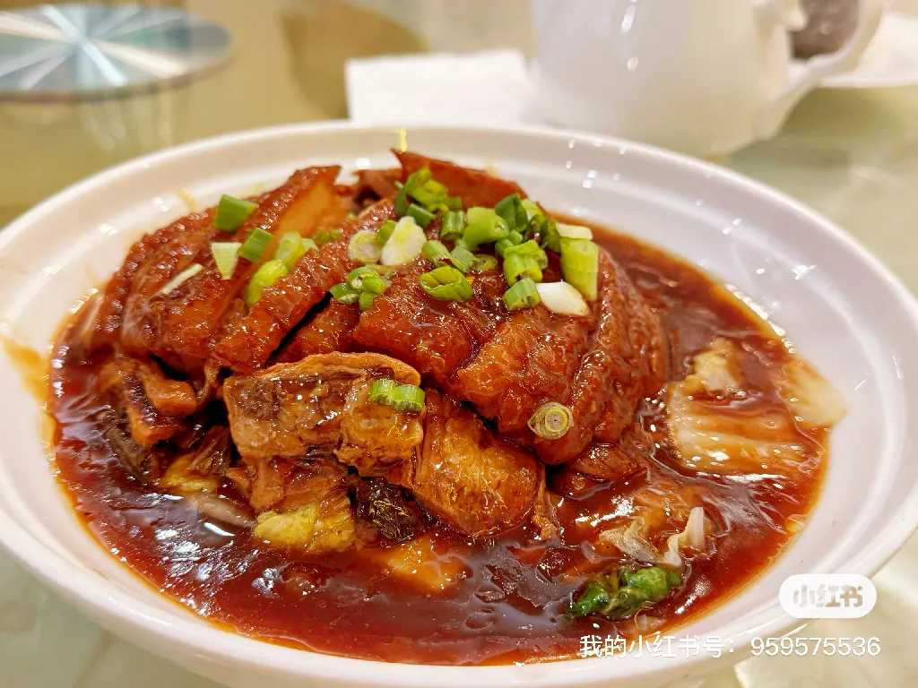 Fatty-Pork-Belly-with-Salty-Cabbage-梅菜扣肉