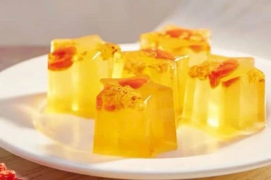 Osmanthus Cake / 桂花糕 at Dragon Emperor – Saskatoon Chinese Restaurant