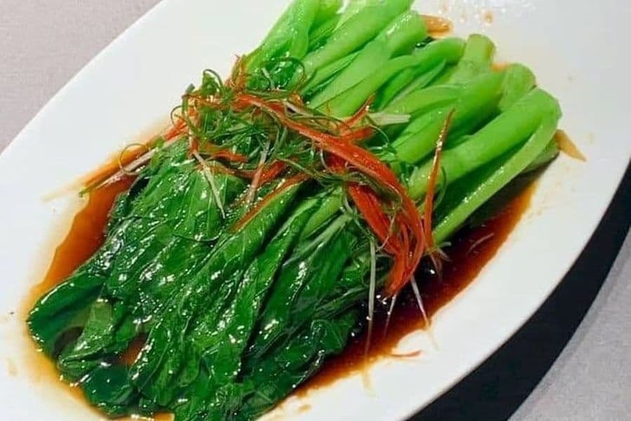 Sauteed Yu-Choy Saskatoon - Dragon Emperor Dim Sum Restaurant