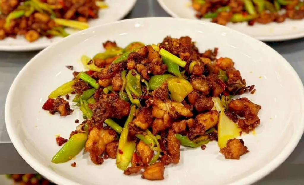 Sichuan Spicy Chicken Saskatoon - Dragon Emperor Dim Sum Restaurant