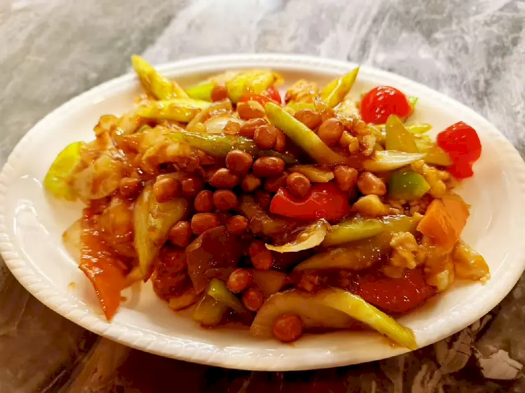 Spicy Sichuan Kung Pao Chicken Saskatoon - Dragon Emperor Dim Sum Restaurant