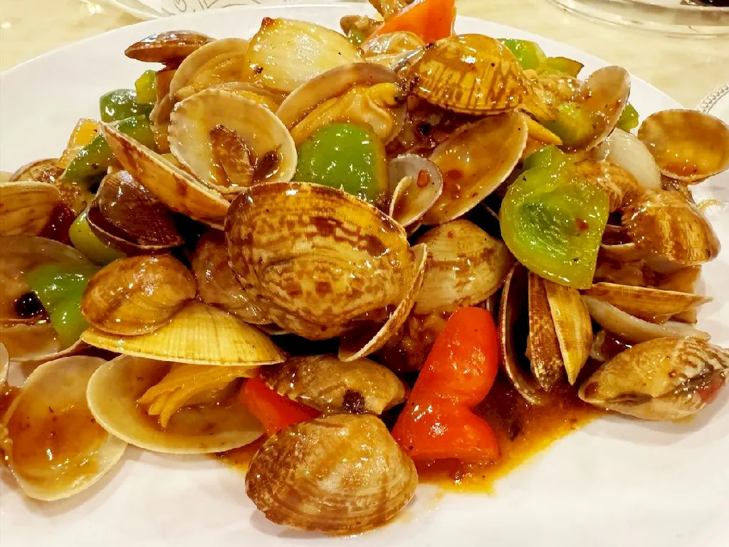 Stir-Fried Clams with Black Bean Sauce Saskatoon - Dragon Emperor Dim Sum Restaurant